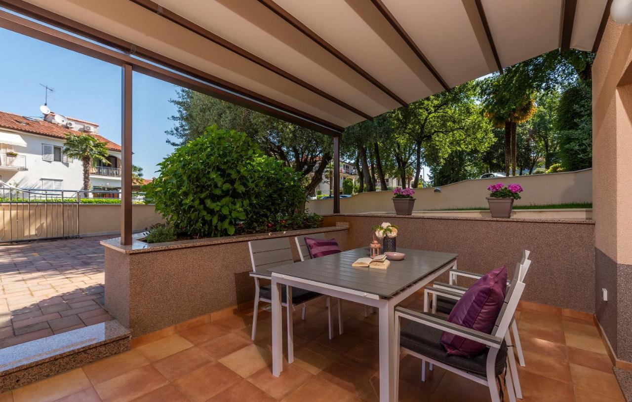 Apartments Villa Ana Πόρετς Εξωτερικό φωτογραφία