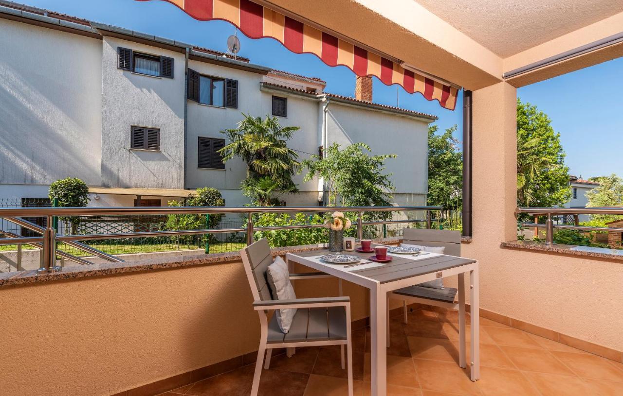 Apartments Villa Ana Πόρετς Εξωτερικό φωτογραφία