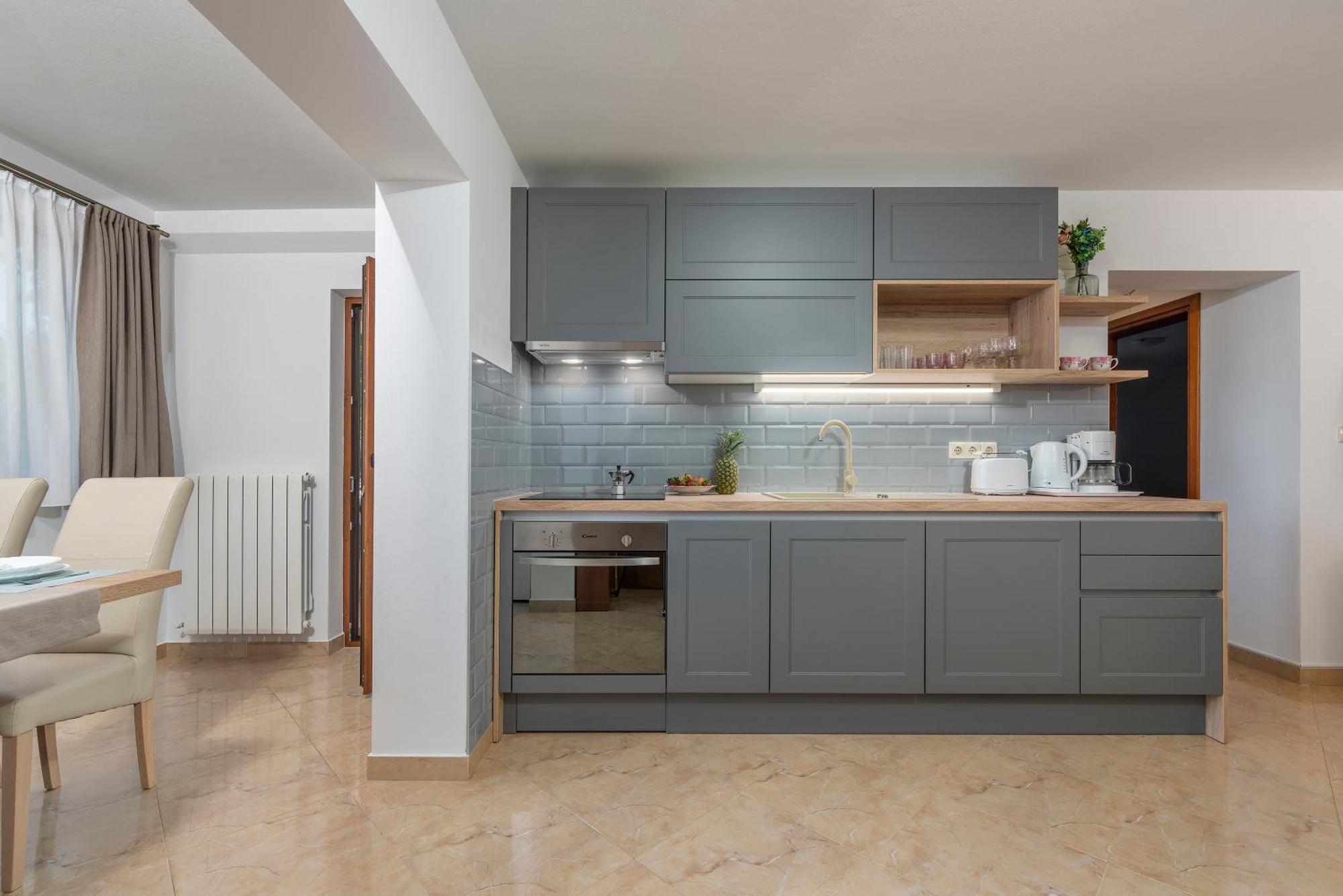 Apartments Villa Ana Πόρετς Εξωτερικό φωτογραφία