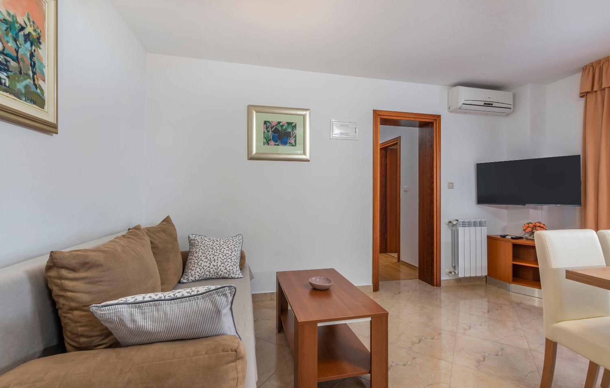 Apartments Villa Ana Πόρετς Εξωτερικό φωτογραφία