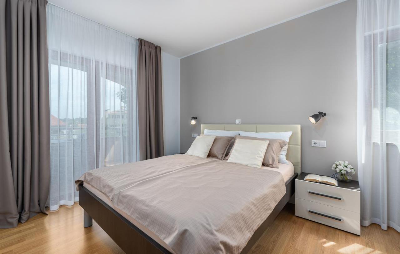 Apartments Villa Ana Πόρετς Εξωτερικό φωτογραφία