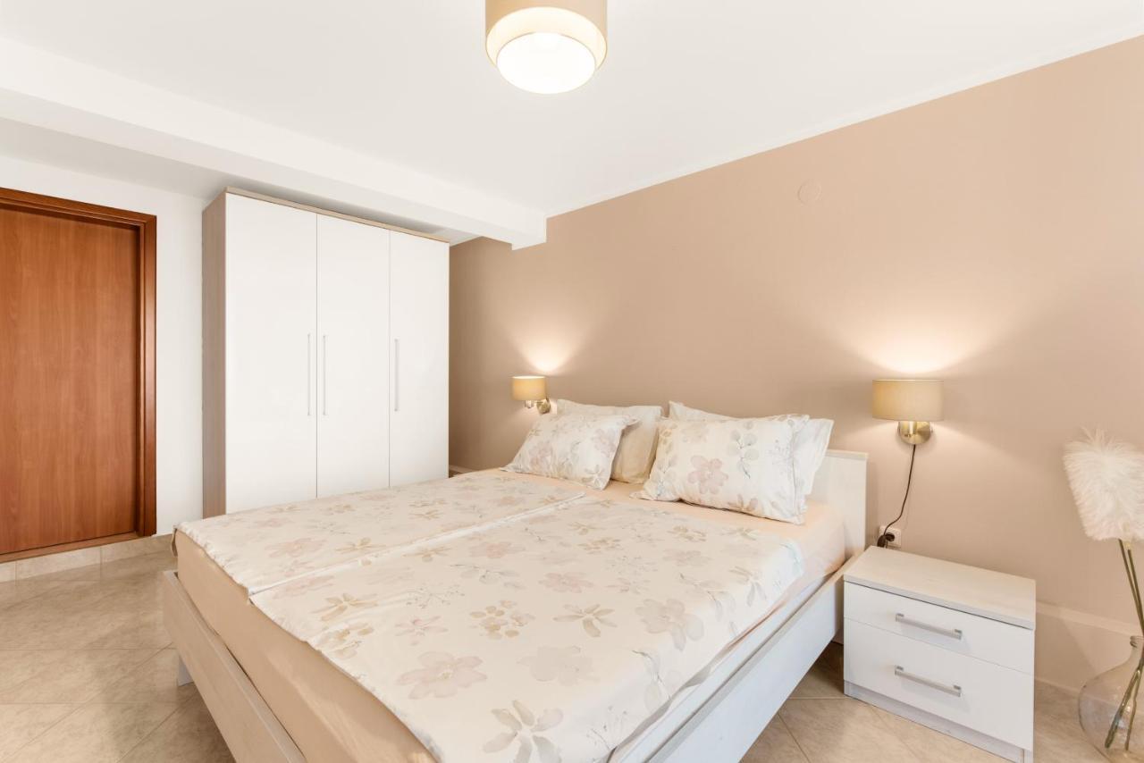 Apartments Villa Ana Πόρετς Εξωτερικό φωτογραφία