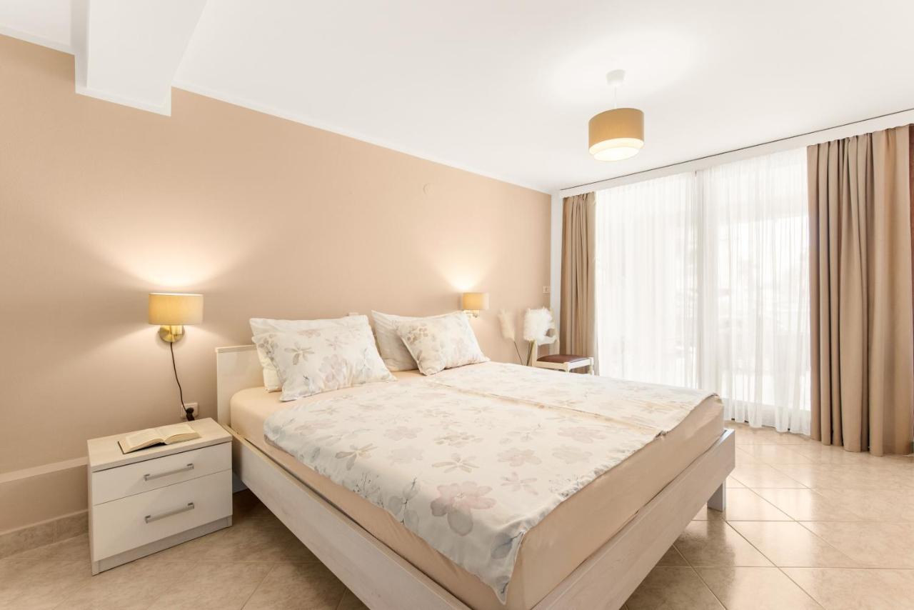 Apartments Villa Ana Πόρετς Εξωτερικό φωτογραφία