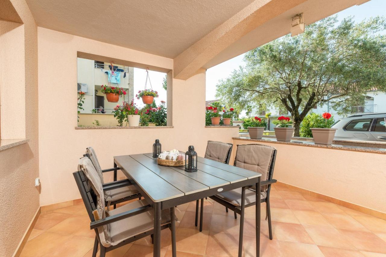 Apartments Villa Ana Πόρετς Εξωτερικό φωτογραφία