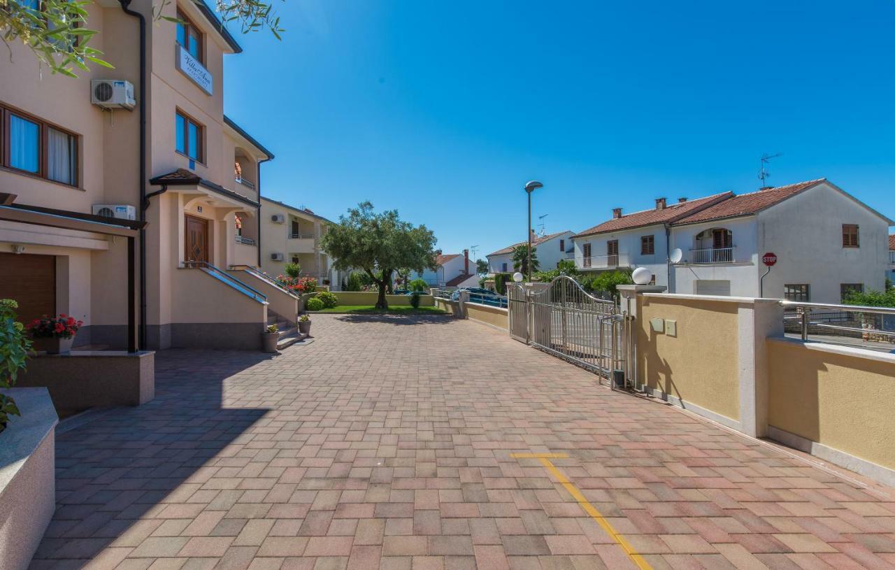 Apartments Villa Ana Πόρετς Εξωτερικό φωτογραφία